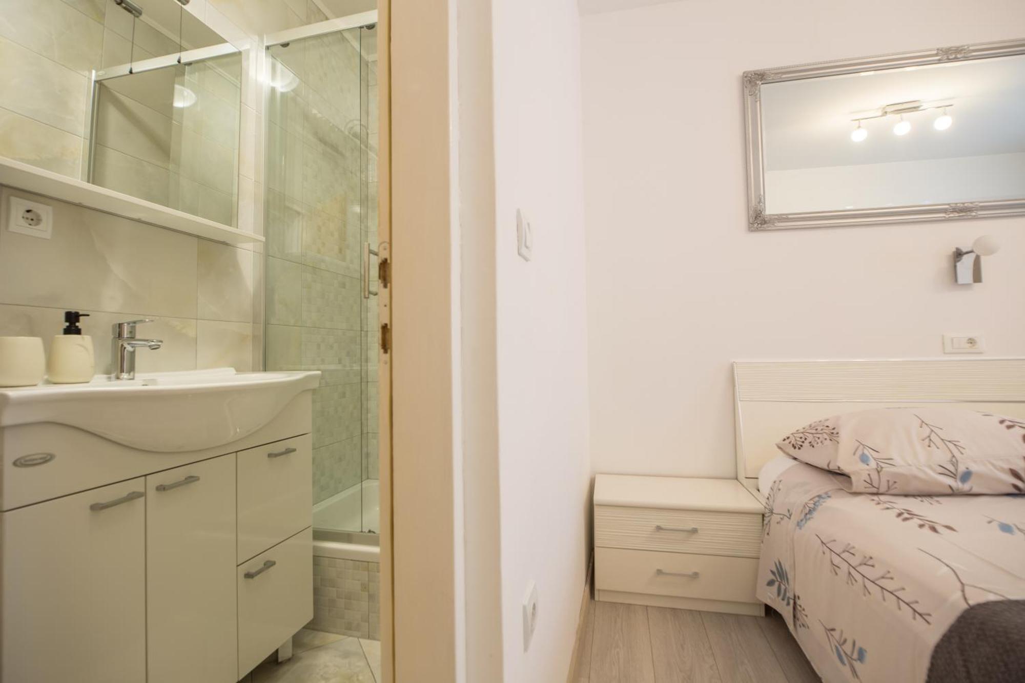 Villa Milenka - Apartmani Gorana Tučepi Стая снимка